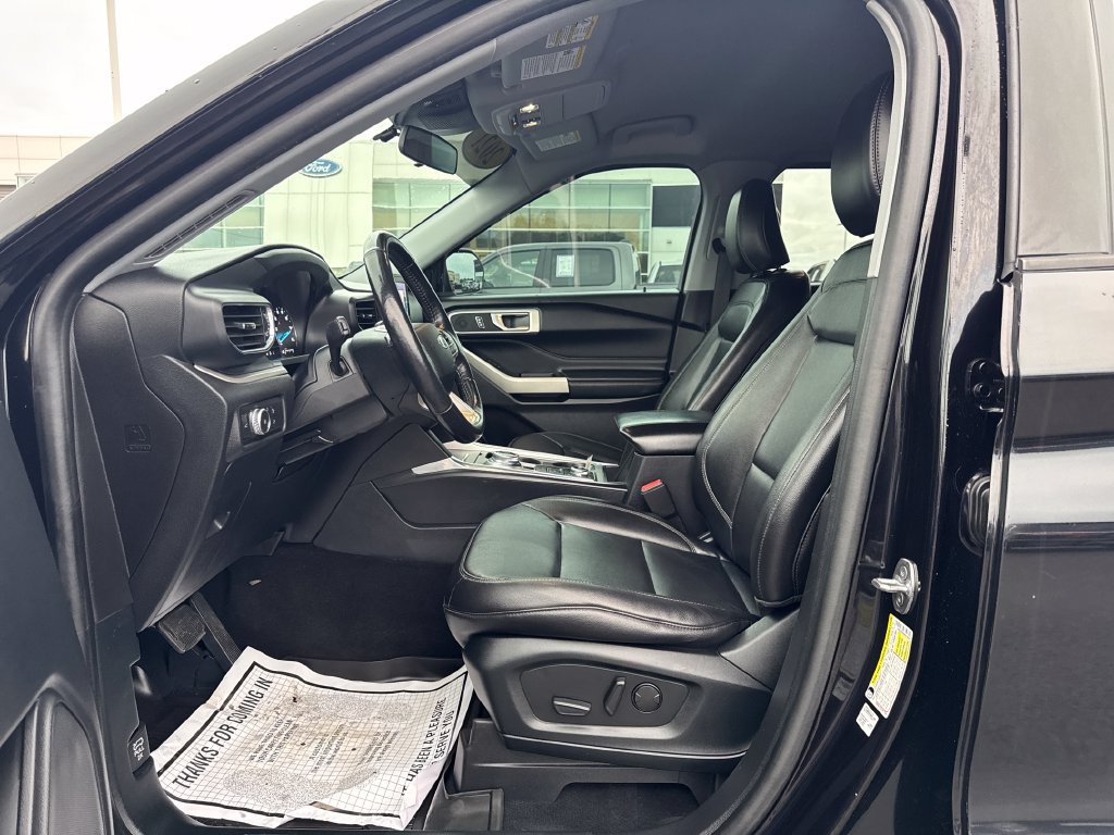 Used 2021 Ford Explorer XLT w/ Equipment Group 202A AWD/4WD image 30