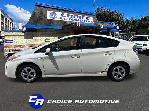 Used 2015 Toyota Prius Four FWD image 3
