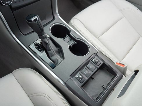 Used 2015 Toyota Camry XLE w/ Moonroof Package FWD image 20