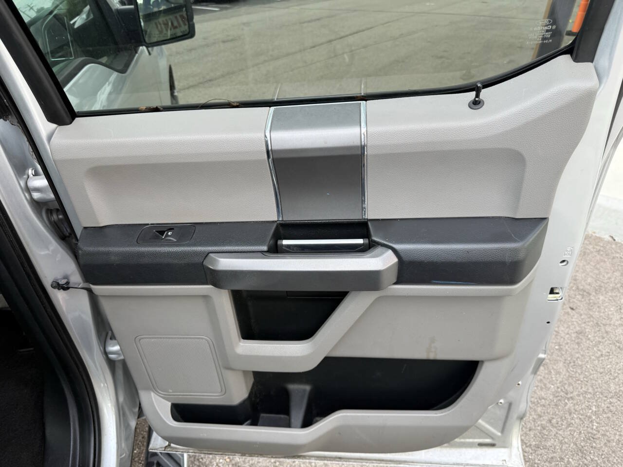 Used 2015 Ford F150 XLT w/ XTR Package AWD/4WD image 16