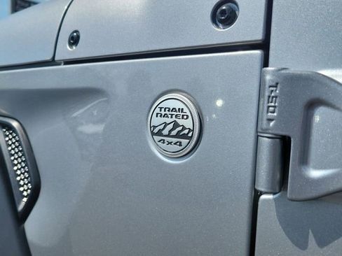 Used 2020 Jeep Wrangler Sport AWD/4WD image 10