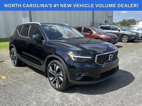 Used 2024 Volvo XC40 B5 Plus w/ Protection Package Premier AWD/4WD image 1