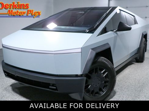 Used 2024 Tesla Cybertruck AWD Crew Cab image 1