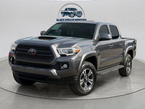 Used 2016 Toyota Tacoma TRD Sport w/ Towing Package image 3