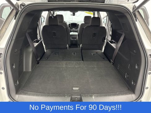 Used 2023 Chevrolet Traverse LT image 42