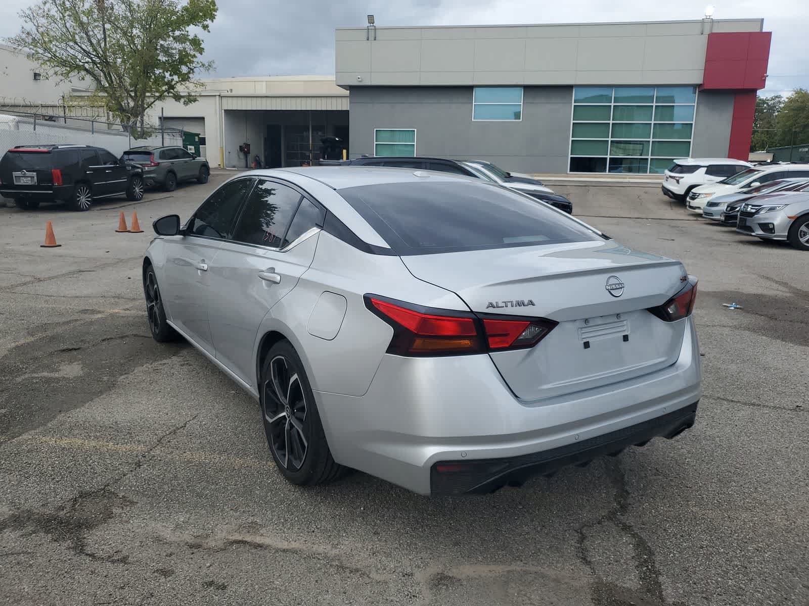 Used 2024 Nissan Altima 2.5 SR FWD image 4