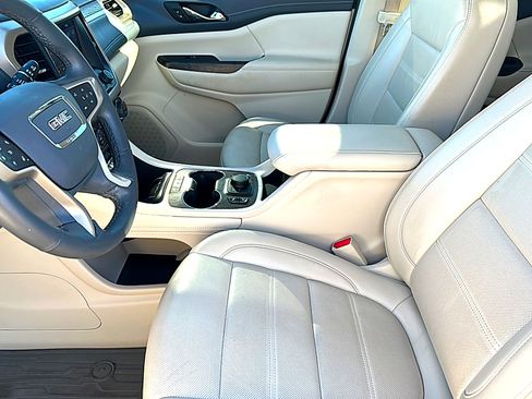 Used 2023 GMC Acadia Denali w/ Denali Ultimate Package image 13