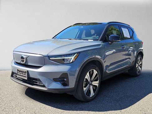 Used 2023 Volvo XC40 Recharge Plus w/ Protection Package Premier AWD/4WD image 7