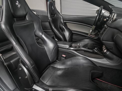 Used 2012 Ferrari California image 16