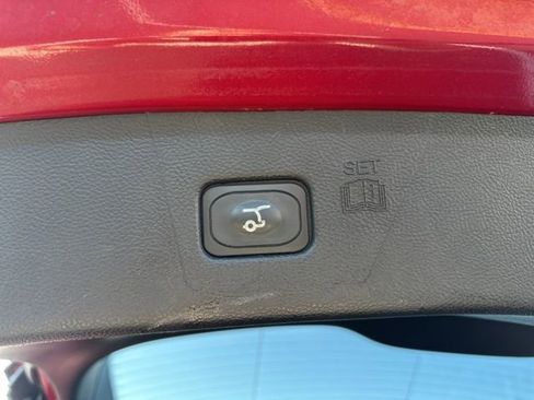 Used 2024 Ford Edge Titanium image 31