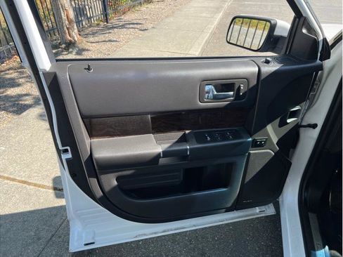 Used 2019 Ford Flex Limited image 6