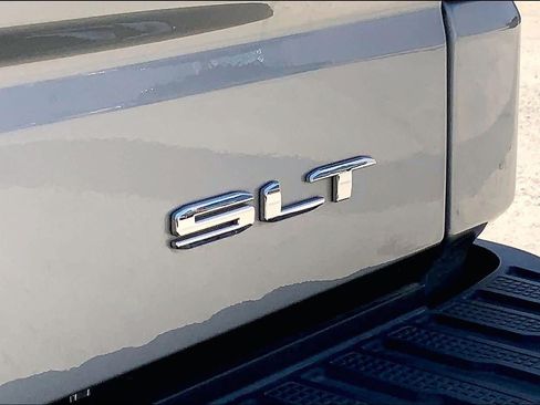 Used 2024 GMC Sierra 1500 SLT AWD/4WD image 10