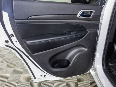 Used 2018 Jeep Grand Cherokee Altitude image 42