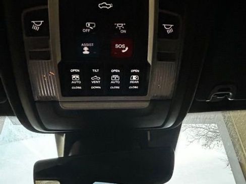 Used 2020 RAM 1500 Limited image 16