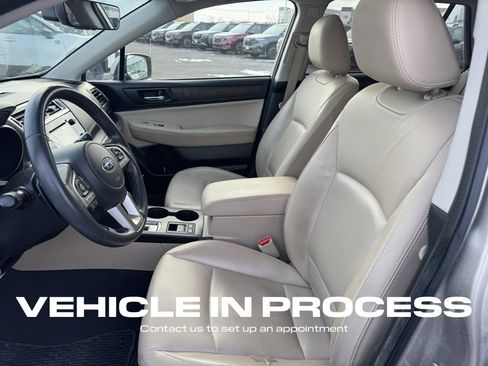 Used 2017 Subaru Outback 3.6R Limited image 12