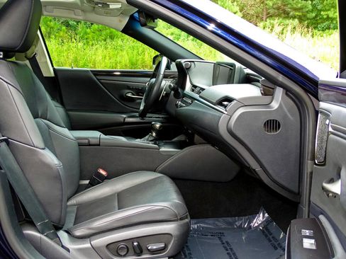 Used 2019 Lexus ES 350 image 18