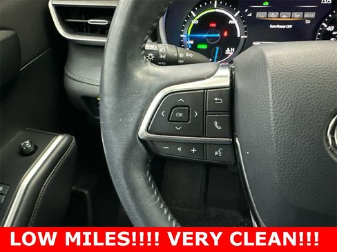 Used 2021 Toyota Highlander XLE image 28