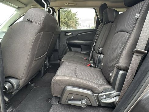 Used 2018 Dodge Journey SE w/ Popular Equipment Group image 14