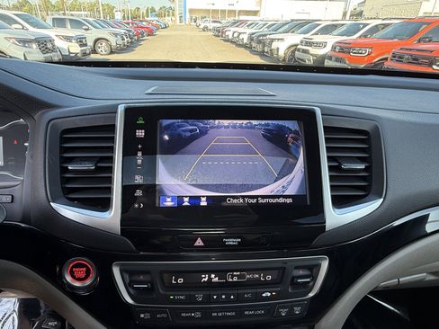 Used 2016 Honda Pilot Touring image 25