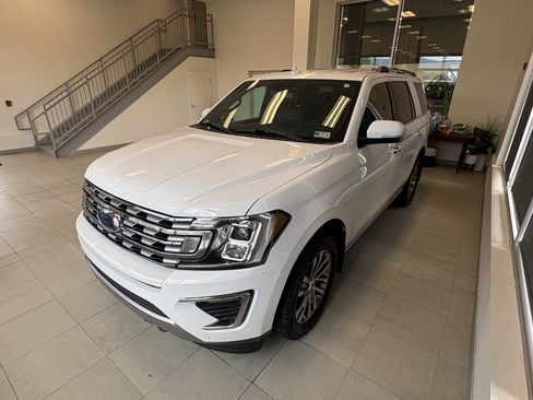 Used 2018 Ford Expedition Limited AWD/4WD image 2