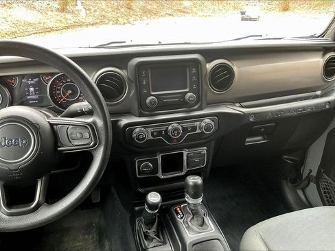 Used 2021 Jeep Wrangler Unlimited Sport AWD/4WD image 18