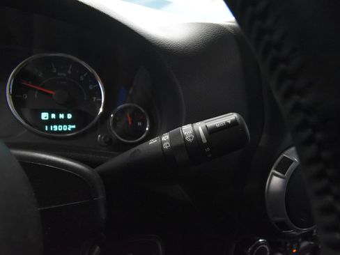 Used 2015 Jeep Wrangler Unlimited Sahara AWD/4WD image 12