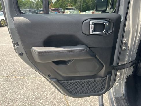 Used 2021 Jeep Wrangler Unlimited Rubicon w/ Dual Top Group image 26