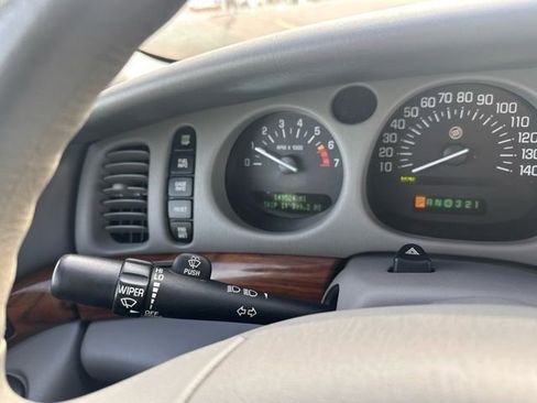Used 2002 Buick Le Sabre Custom w/ Luxury Pkg image 19