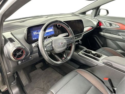 Used 2024 Chevrolet Equinox EV RS image 10