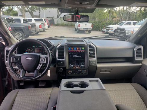 Used 2017 Ford F150 XLT w/ Equipment Group 302A Luxury AWD/4WD image 25