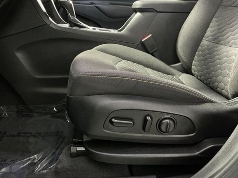 Used 2020 Chevrolet Equinox LT FWD image 15