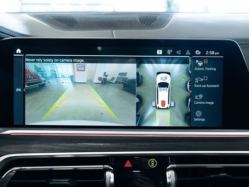 Used 2022 BMW X7 M50i image 14