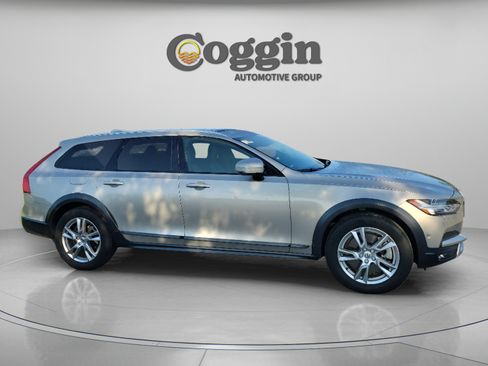 Used 2019 Volvo V90 T5 Cross Country AWD/4WD image 5