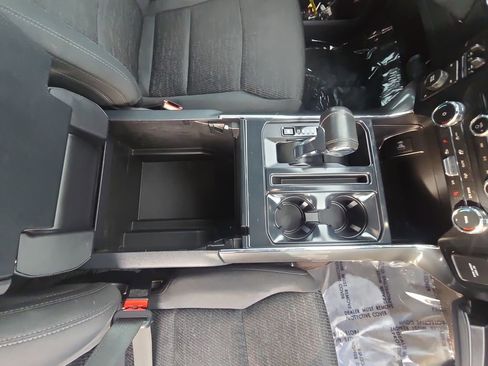 Used 2022 Ford F150 XLT w/ Equipment Group 302A High image 19