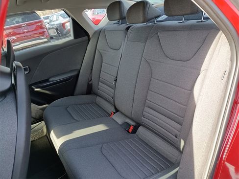 Used 2025 Kia K4 EX image 28