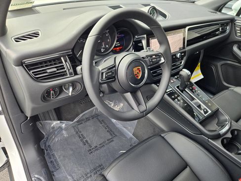 New 2026 Porsche Macan AWD/4WD image 4