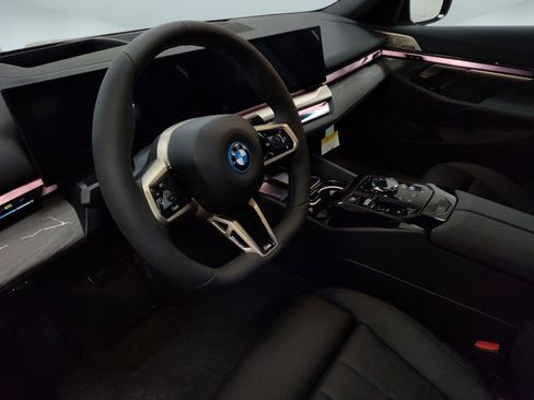 New 2026 BMW i5 eDrive40 w/ M Sport Package image 4