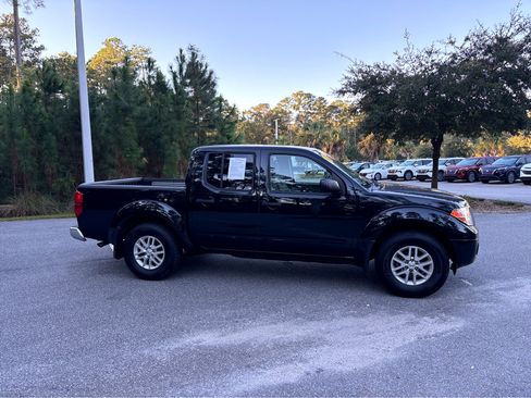 Used 2020 Nissan Frontier SV image 28