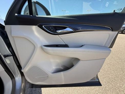 Used 2023 Buick Envision Preferred image 31