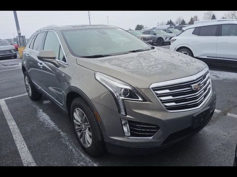 Used 2017 Cadillac XT5 Luxury w/ Driver Awareness Package image 7