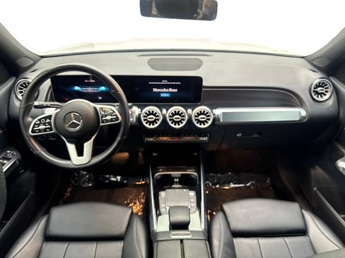 Used 2021 Mercedes-Benz GLB 250 w/ Premium Package image 48