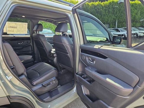 New 2026 Honda Pilot TrailSport image 16