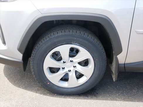 Certified 2022 Toyota RAV4 LE AWD/4WD image 8