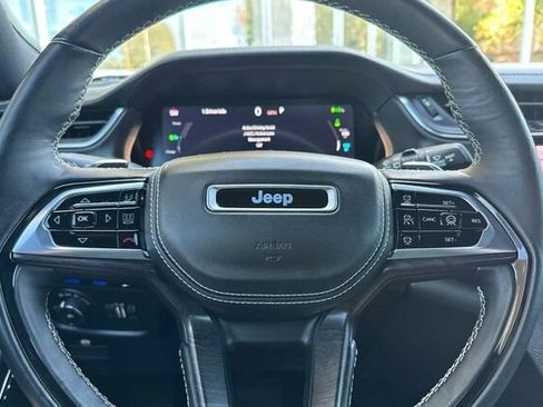 Used 2022 Jeep Grand Cherokee Overland w/ Advanced Protech Group III image 24