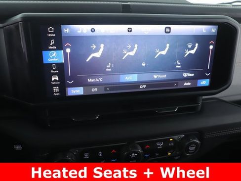 Used 2025 Jeep Wrangler Unlimited Sahara image 4