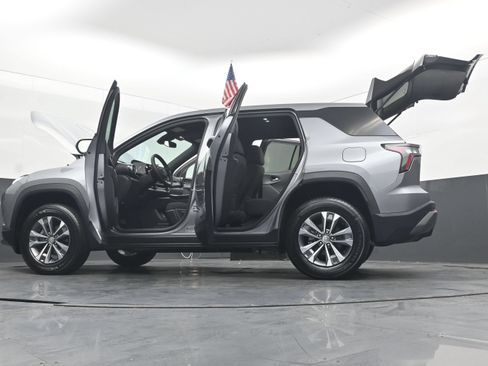 Used 2026 Chevrolet Equinox LT FWD image 43