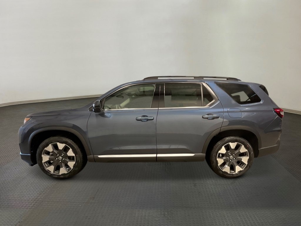 New 2026 Honda Pilot Touring image 2