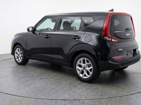 Used 2025 Kia Soul LX w/ LX Technology Package FWD image 6