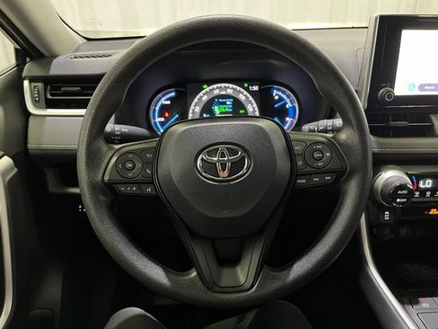 Certified 2025 Toyota RAV4 XLE AWD/4WD image 17