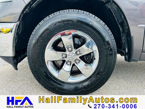 Used 2021 RAM 1500 Classic SLT AWD/4WD image 35